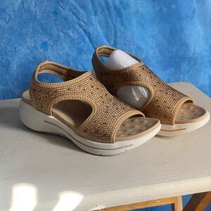 Elegant Women's Slip on Sandals sz 7, 9B-1315s002